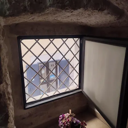 La casa nel vico-2